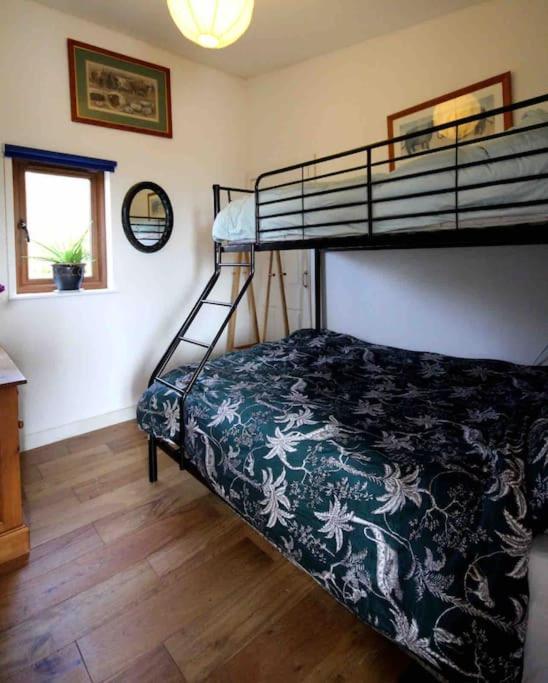 Spacious Cabin On Isolated Farm With Sea View Bude Eksteriør bilde