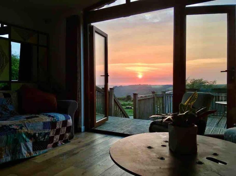Spacious Cabin On Isolated Farm With Sea View Bude Eksteriør bilde