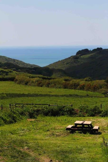 Spacious Cabin On Isolated Farm With Sea View Bude Eksteriør bilde