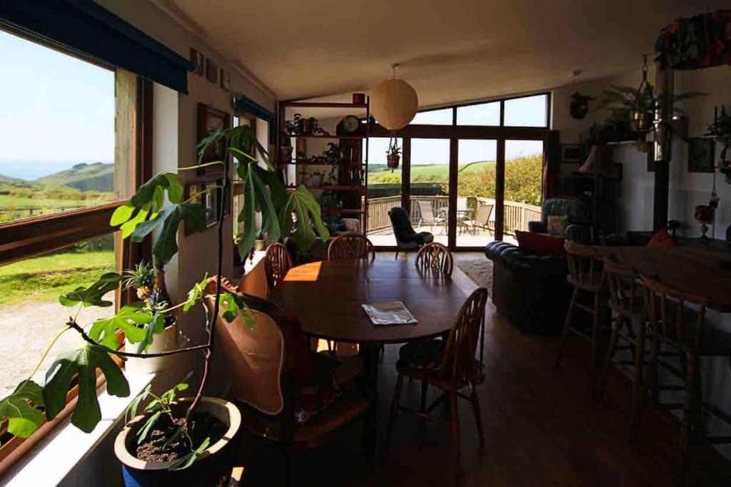 Spacious Cabin On Isolated Farm With Sea View Bude Eksteriør bilde